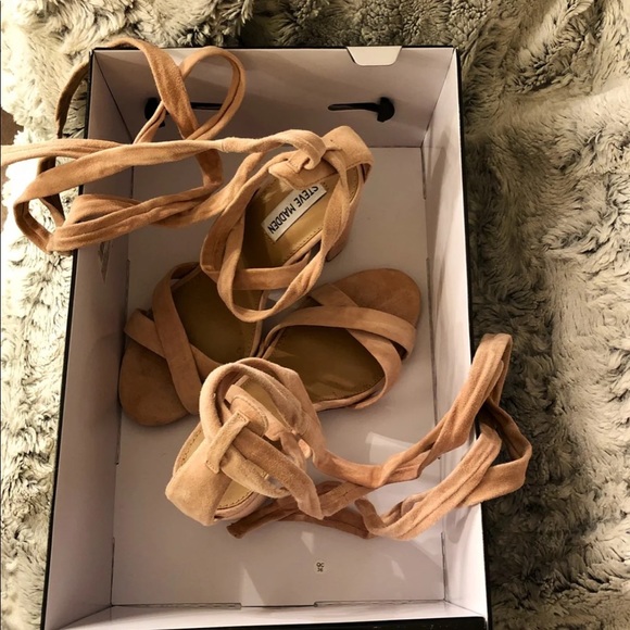 Heels - Picture 3 of 4